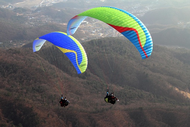 Les meilleures destinations pour pratiquer le parapente en altitude
